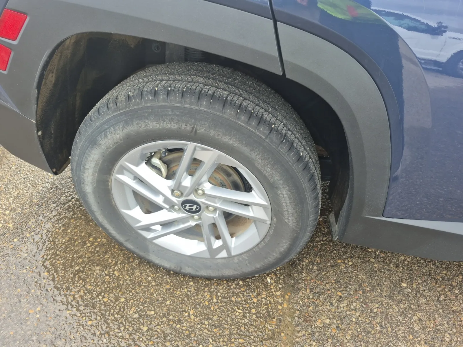 Right Rear Wheel/Tire Photo