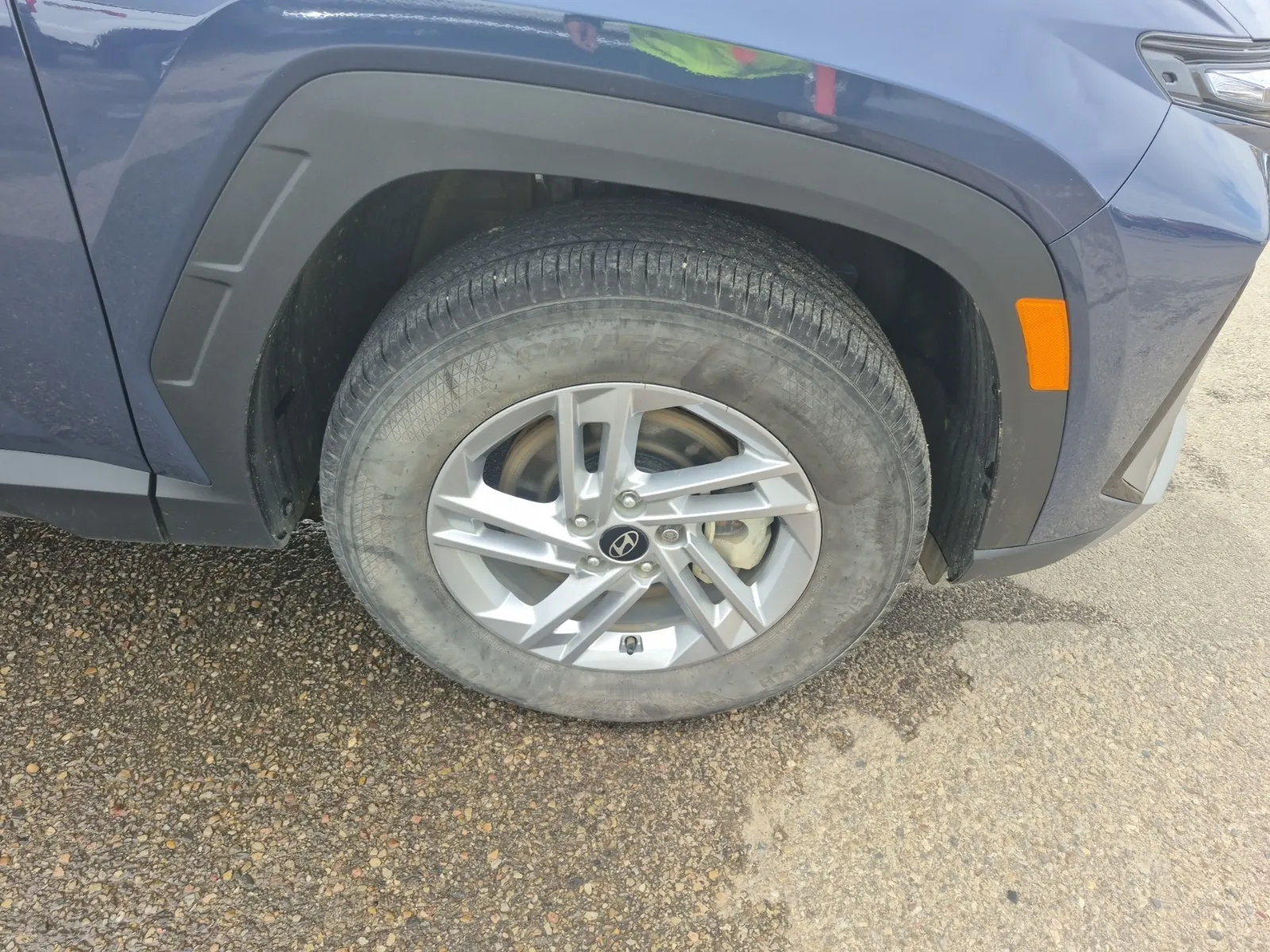 Right Front Wheel/Tire Photo