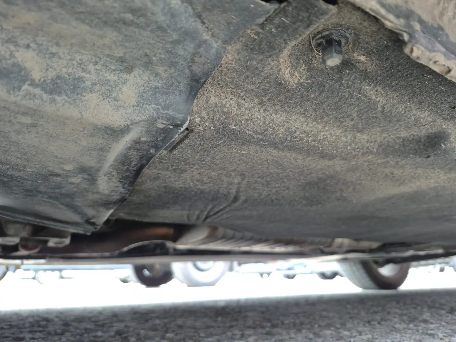 Undercarriage - Driver Photo