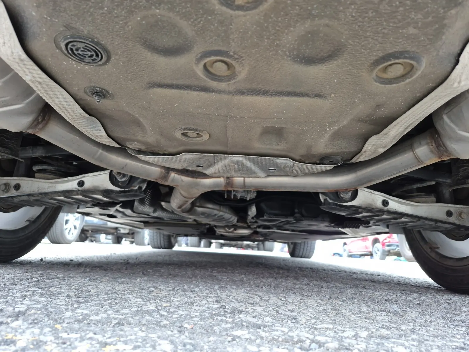 Undercarriage - Rear Photo