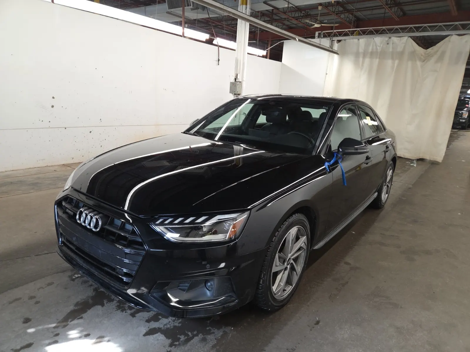 Front driver 3/4 photo