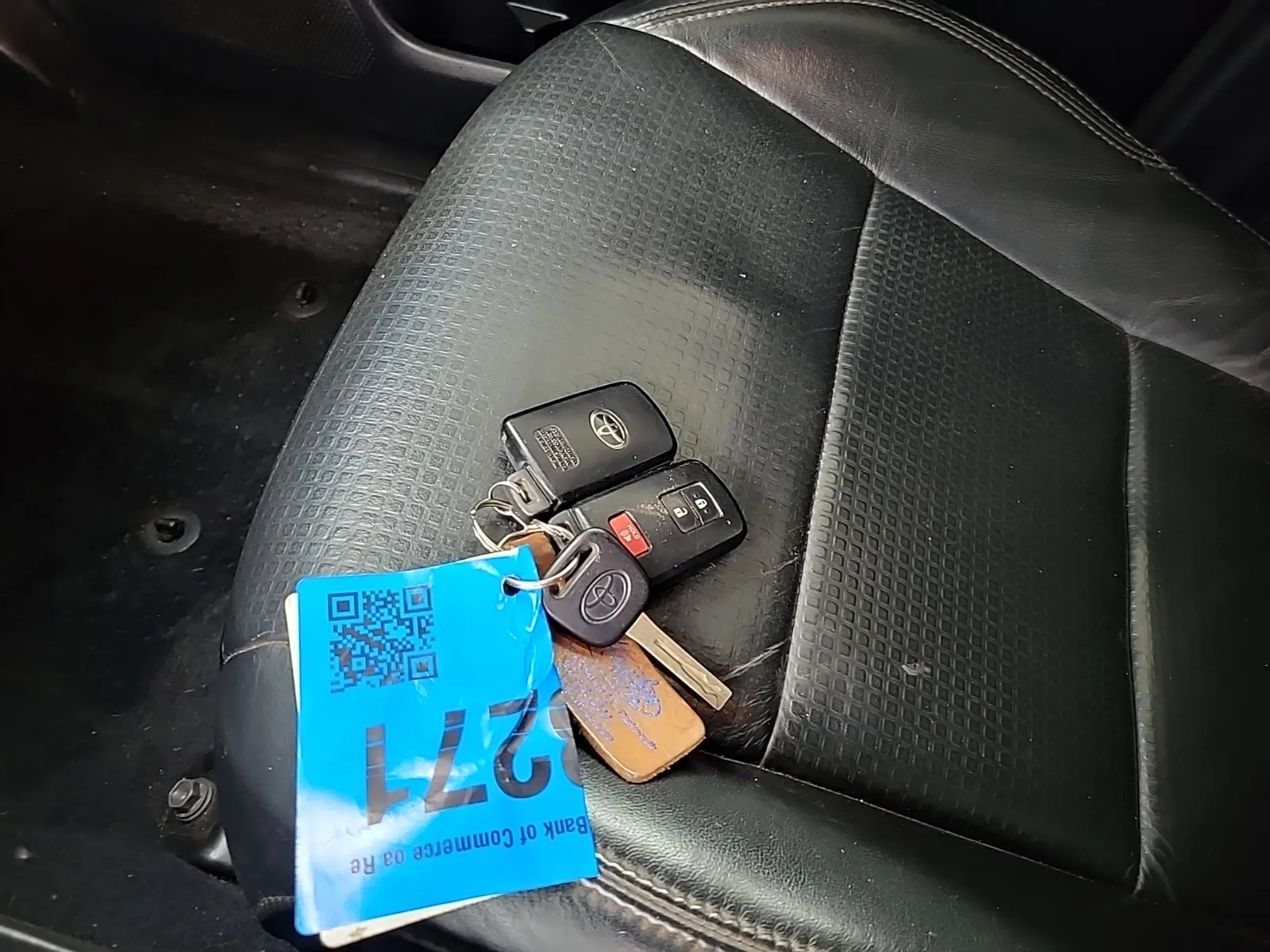 Keys/Fobs/Manual Photo