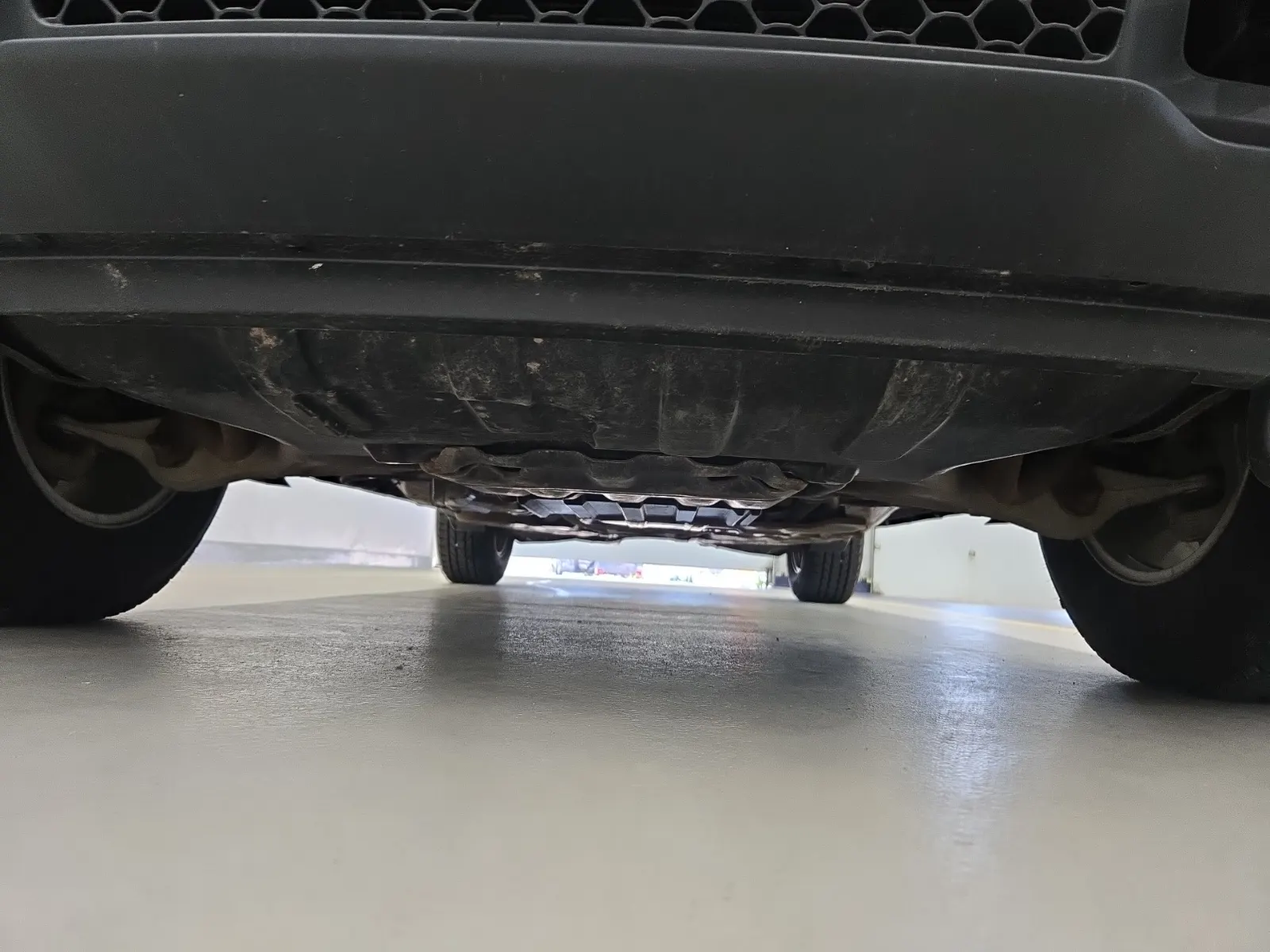 Undercarriage - Front Photo