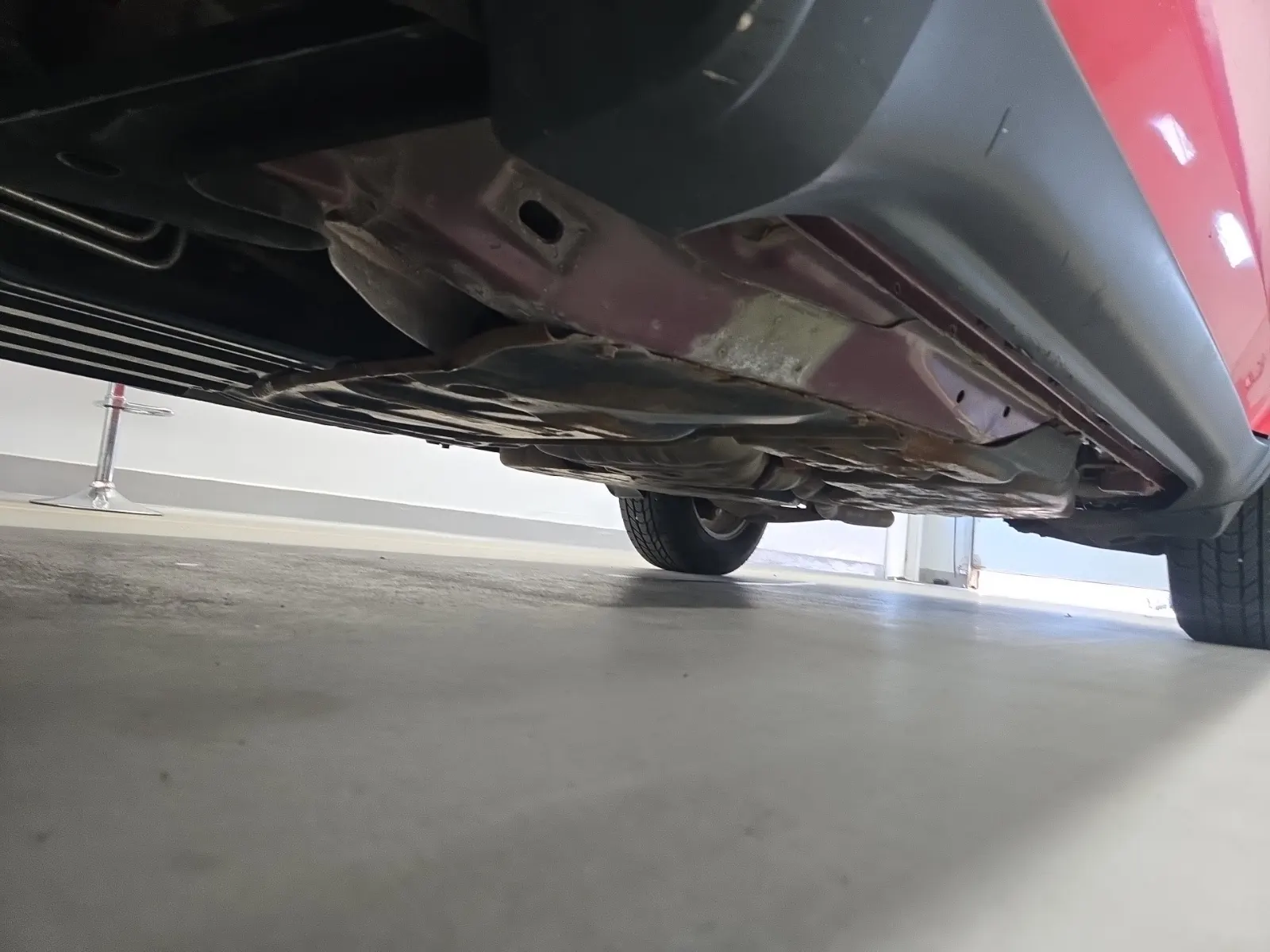Undercarriage - Driver Photo