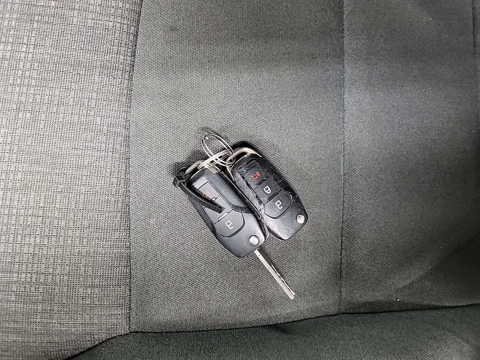 Keys/Fobs/Manual Photo