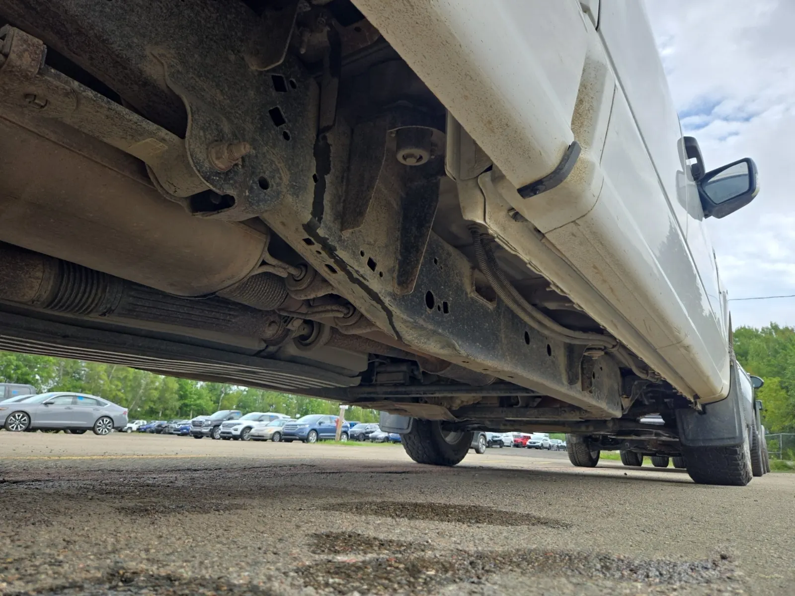 Undercarriage - Passenger Photo
