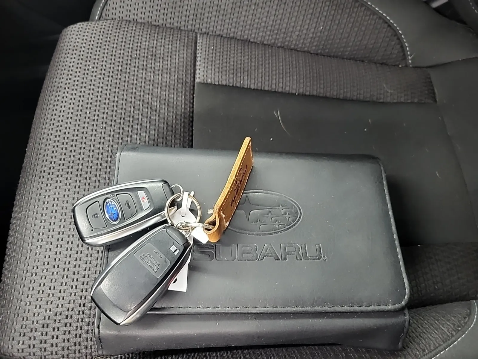Keys/Fobs/Manual Photo