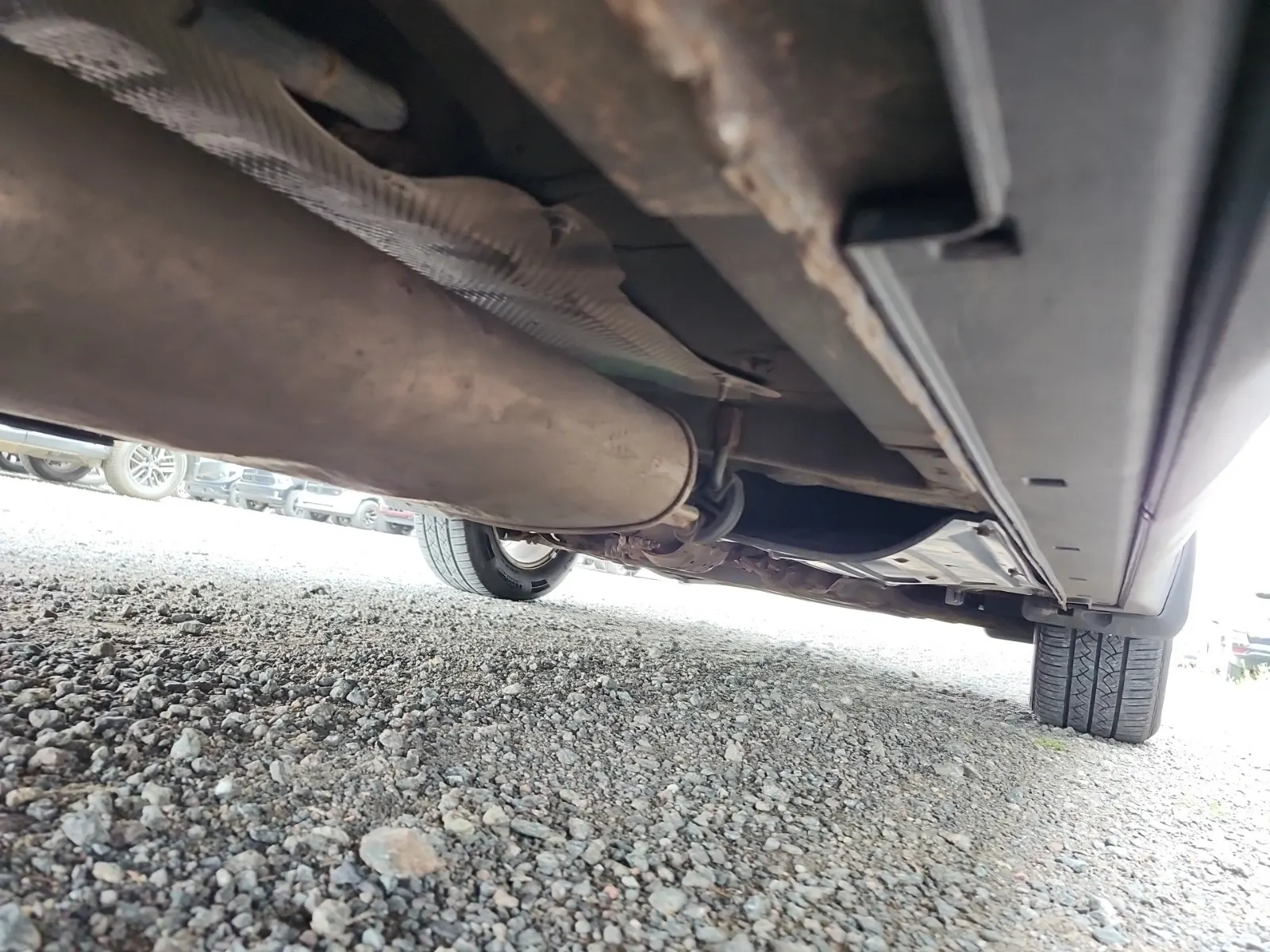 Undercarriage - Passenger Photo