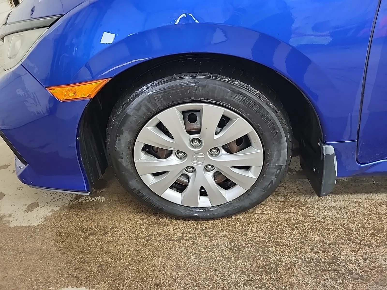 Front driver wheel/tire photo
