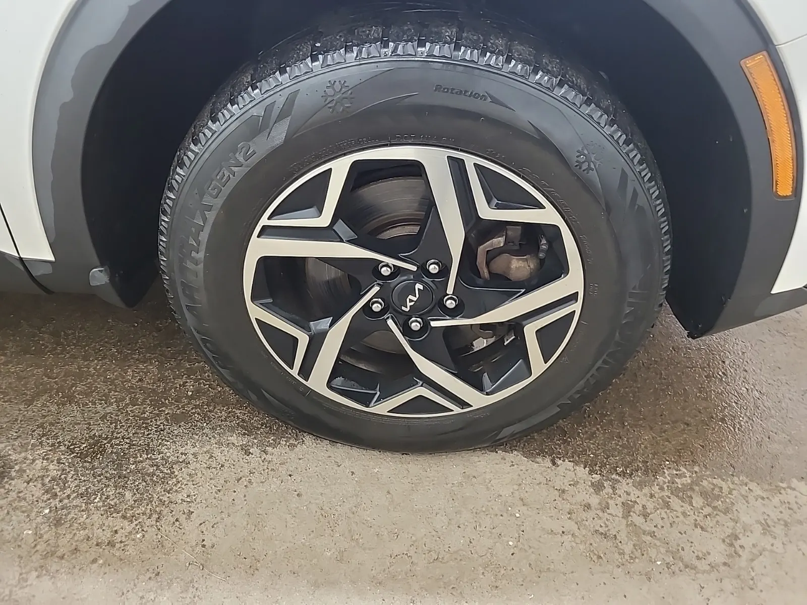 Right Front Wheel/Tire Photo