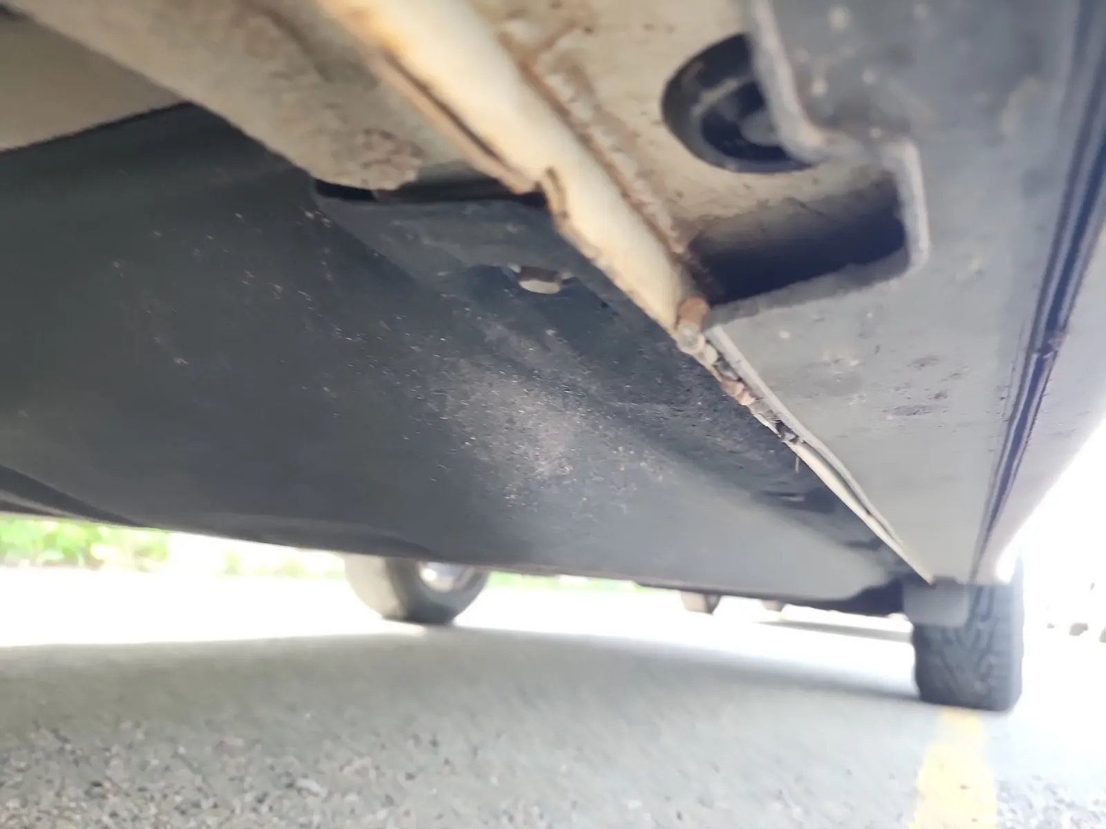 Undercarriage - Driver Photo