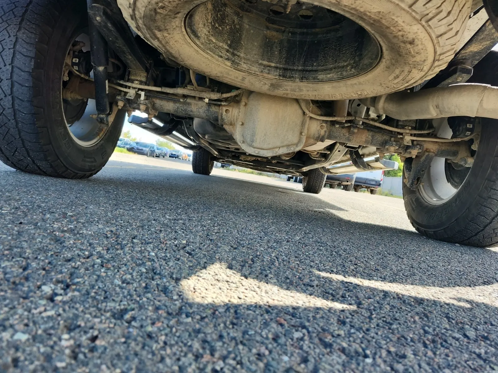 Undercarriage - Rear Photo