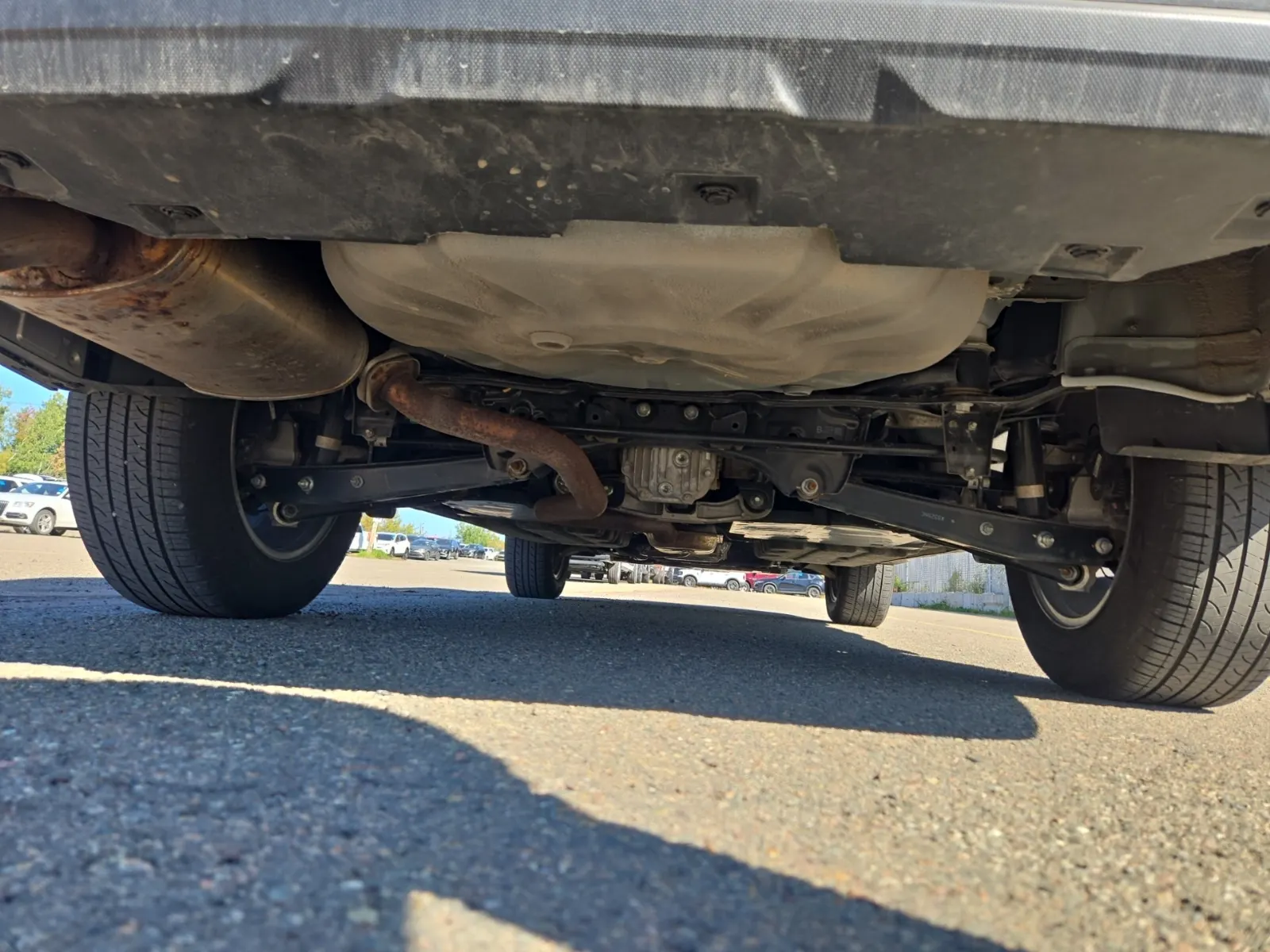 Undercarriage - Rear Photo