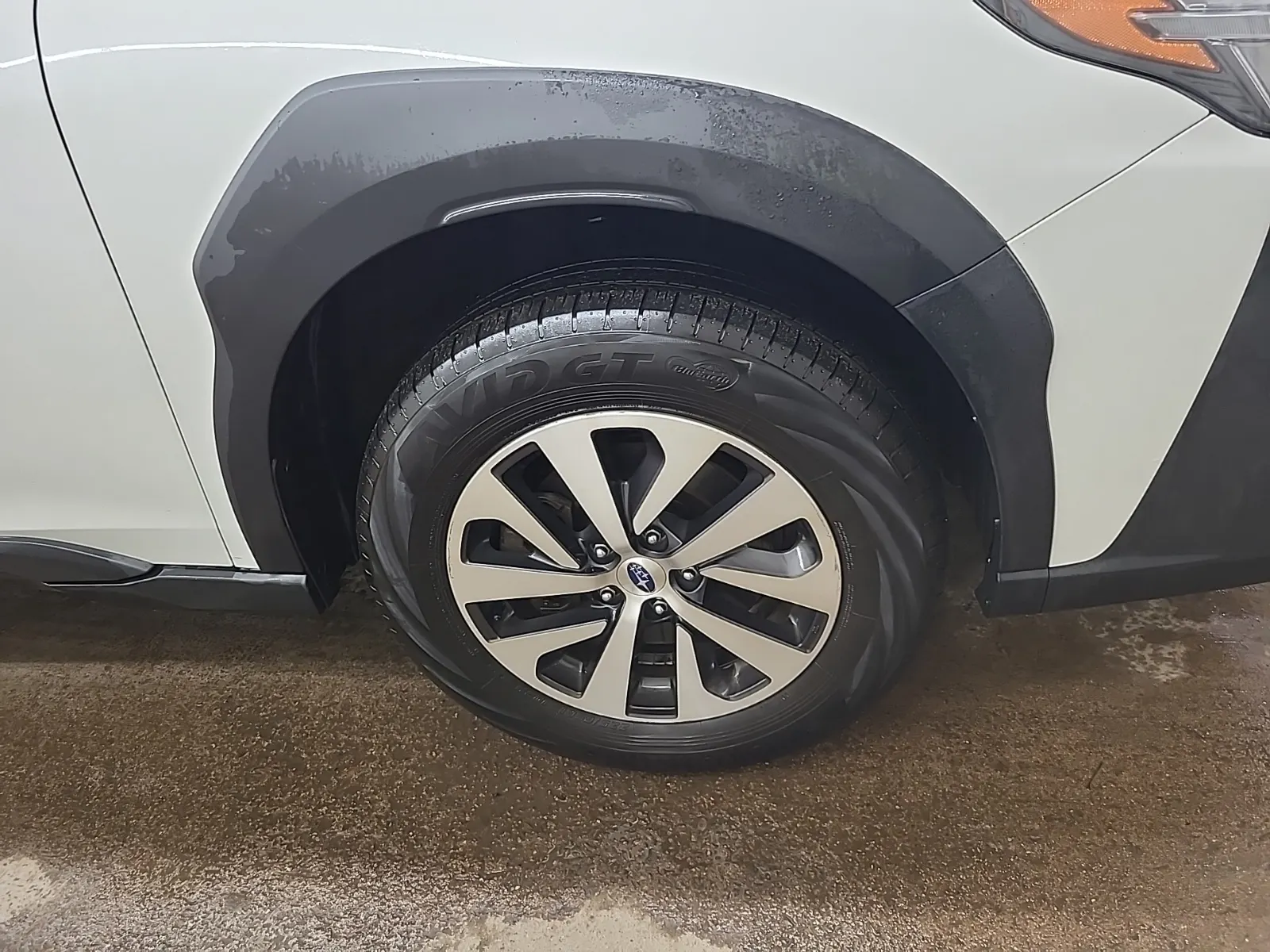 Right Front Wheel/Tire Photo