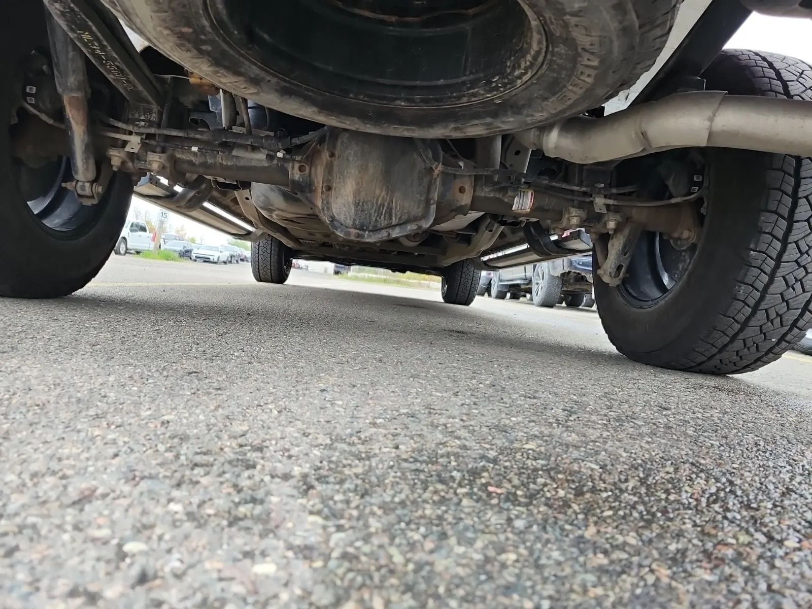 Undercarriage - Rear Photo