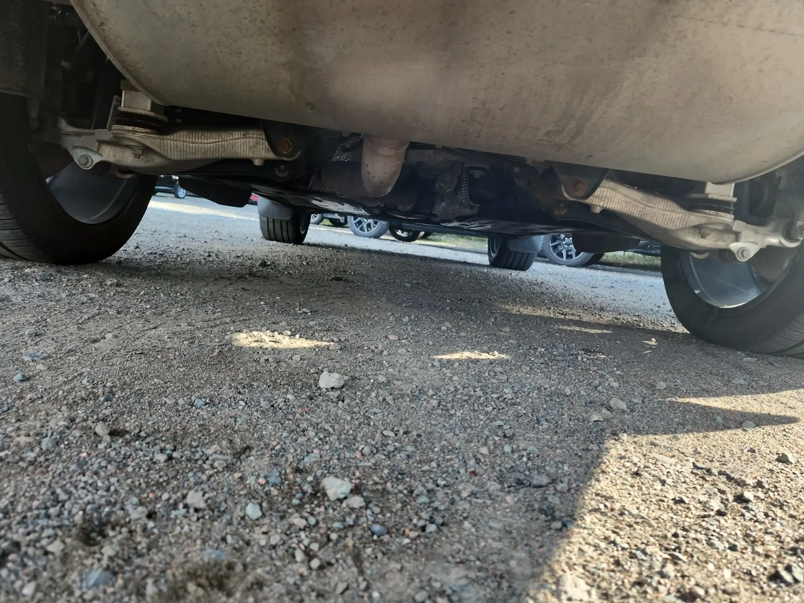 Undercarriage - Rear Photo