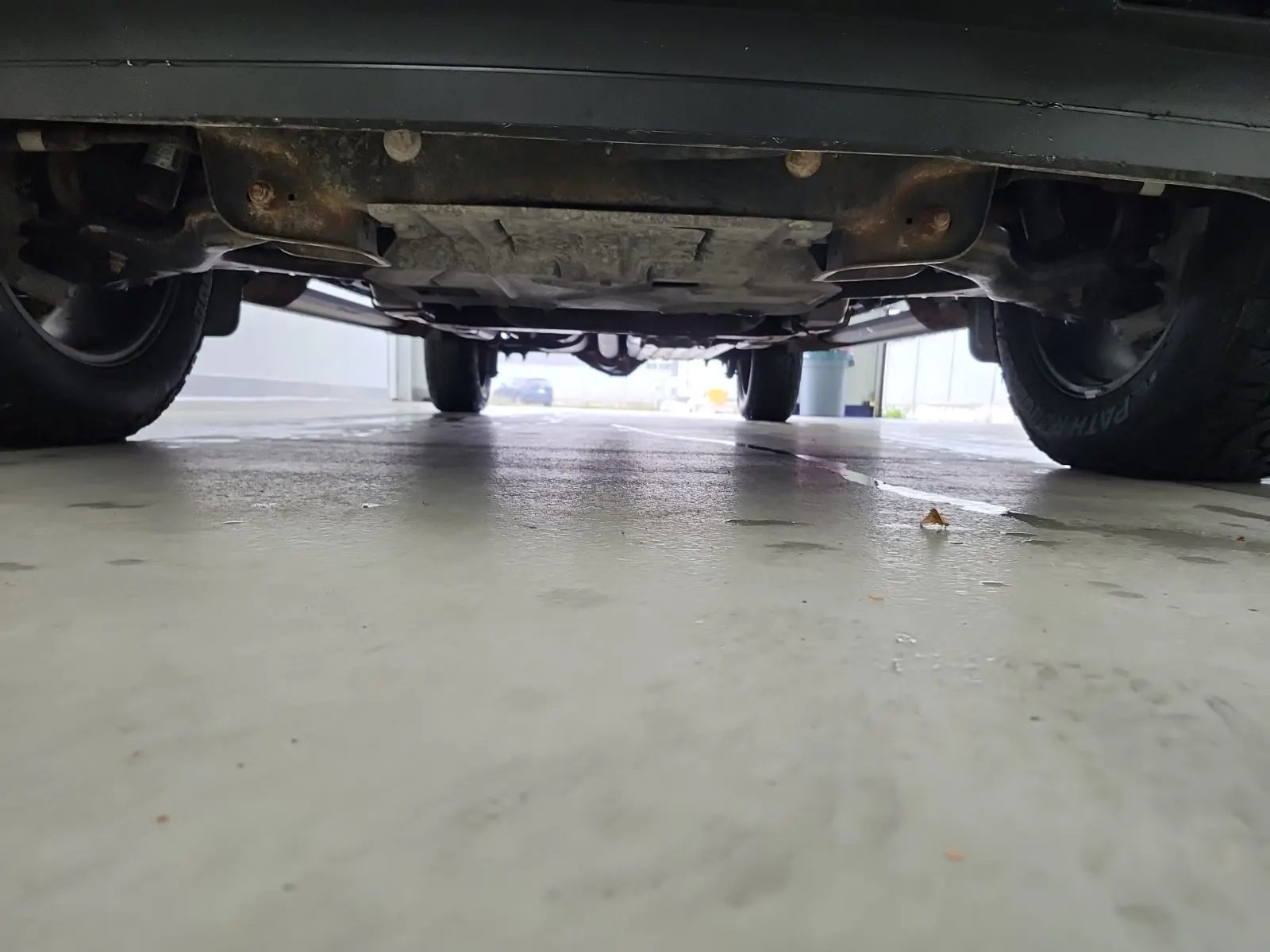 Undercarriage - Front Photo