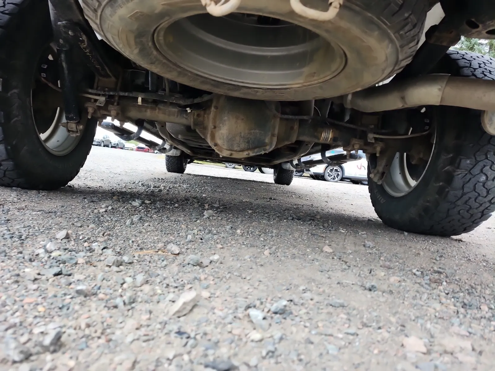 Undercarriage - Rear Photo