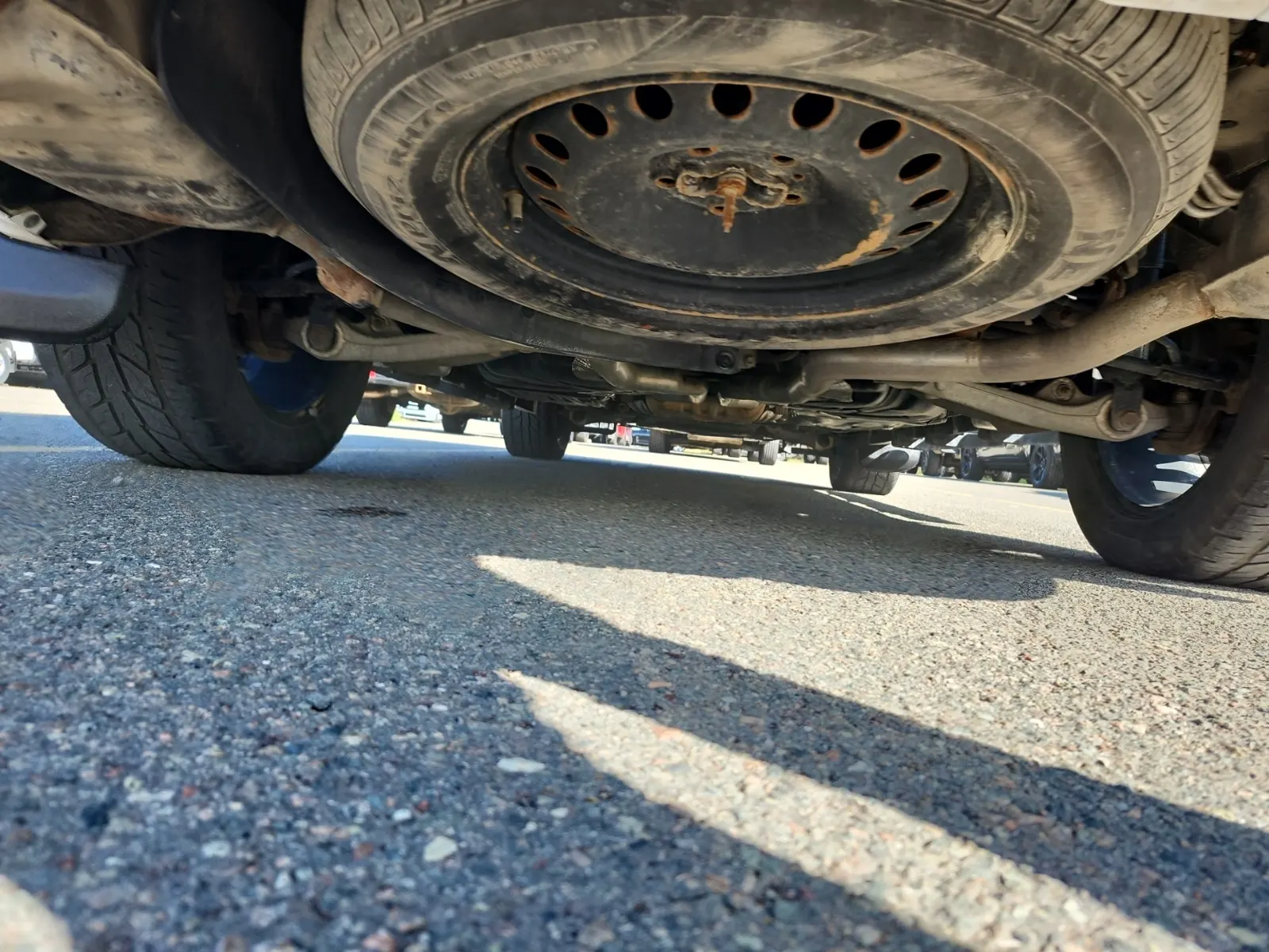 Undercarriage - Rear Photo