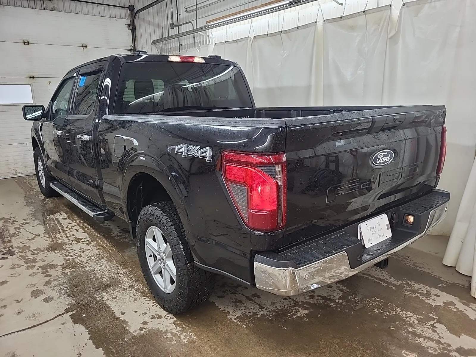 Driver Rear 3/4 Photo