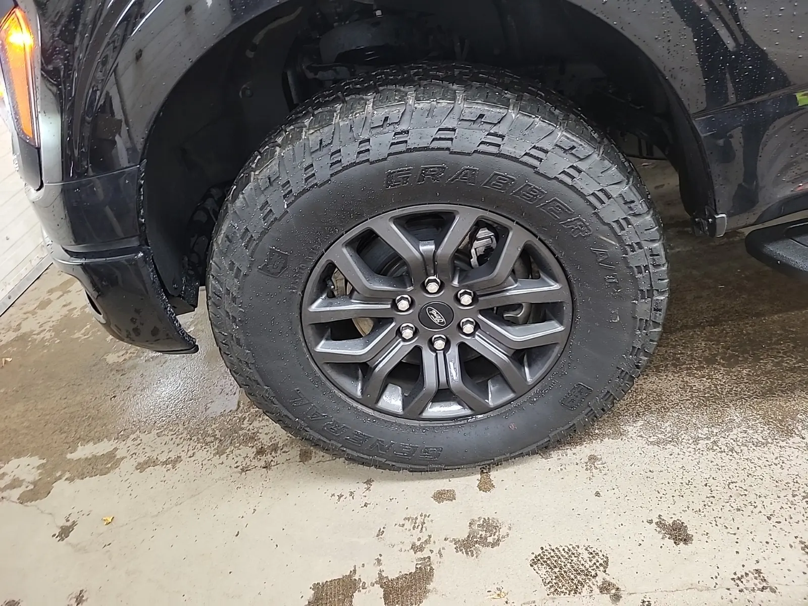 Front driver wheel/tire photo