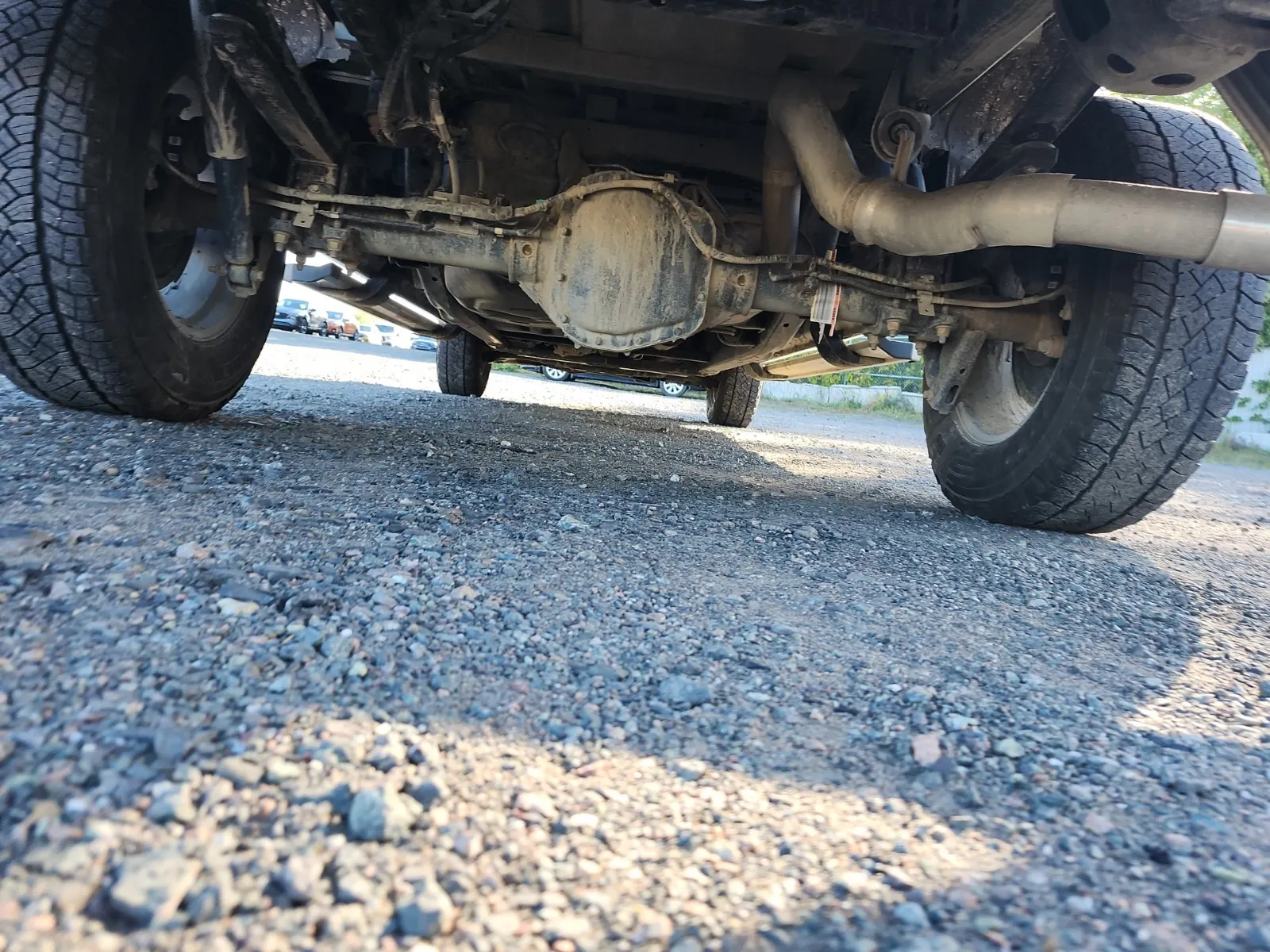 Undercarriage - Rear Photo