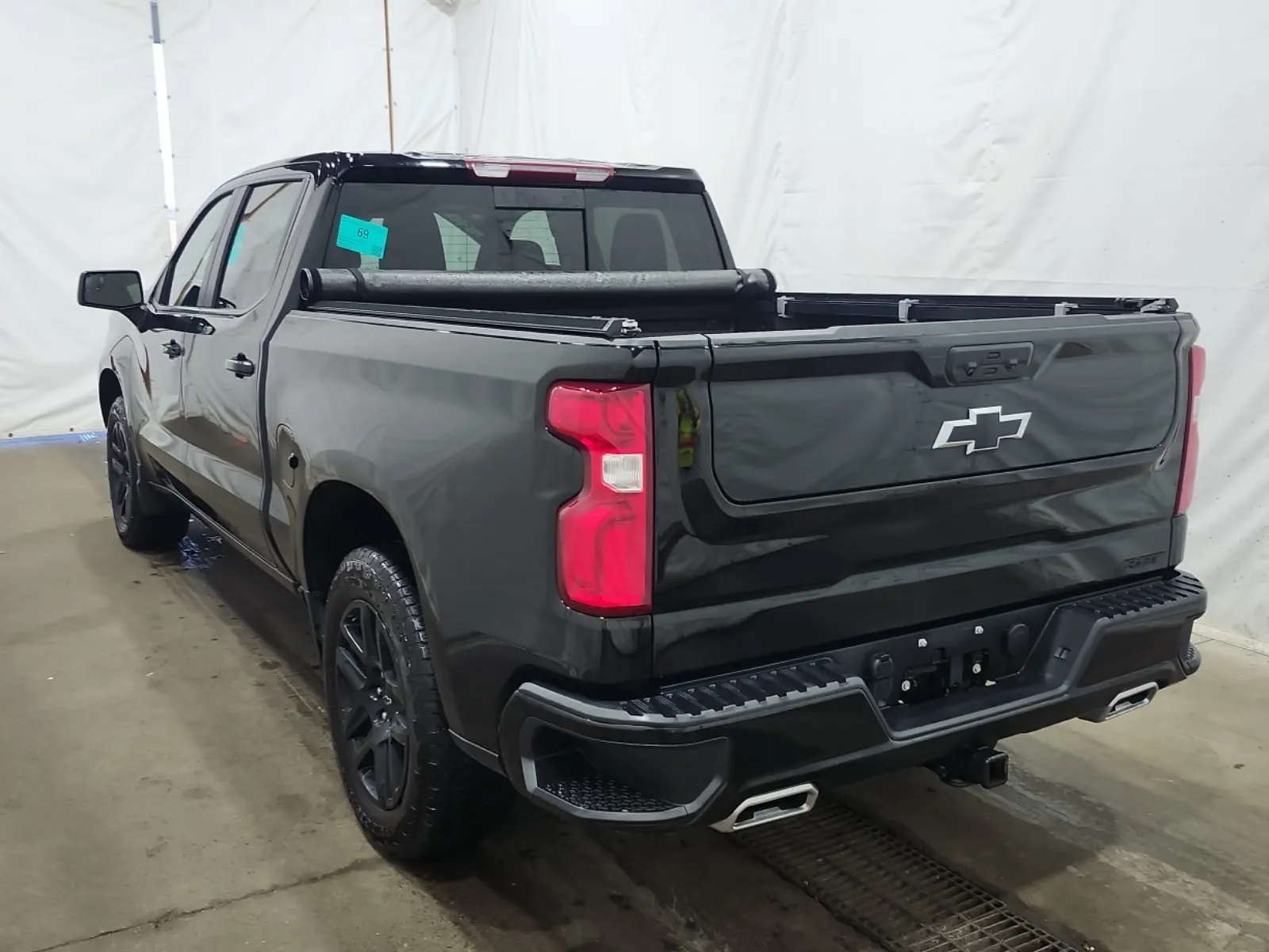 Driver Rear 3/4 Photo