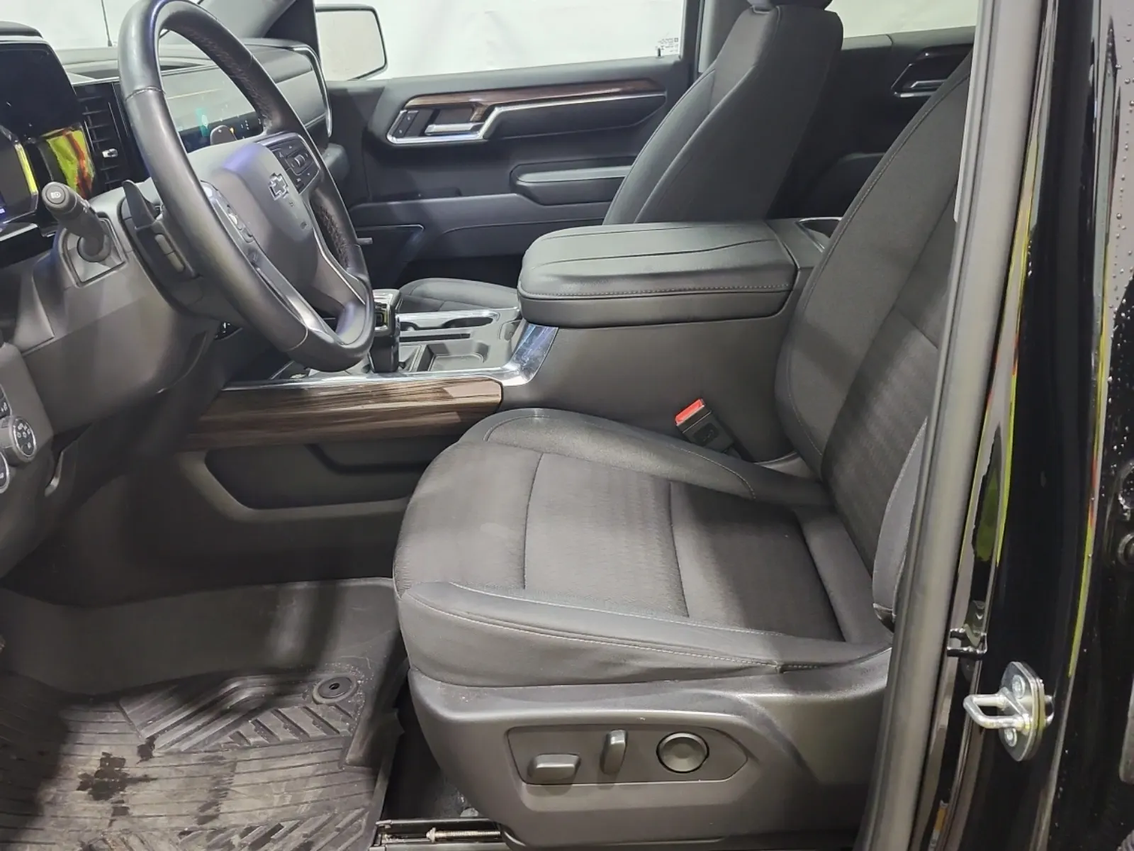 Front Interior Photo