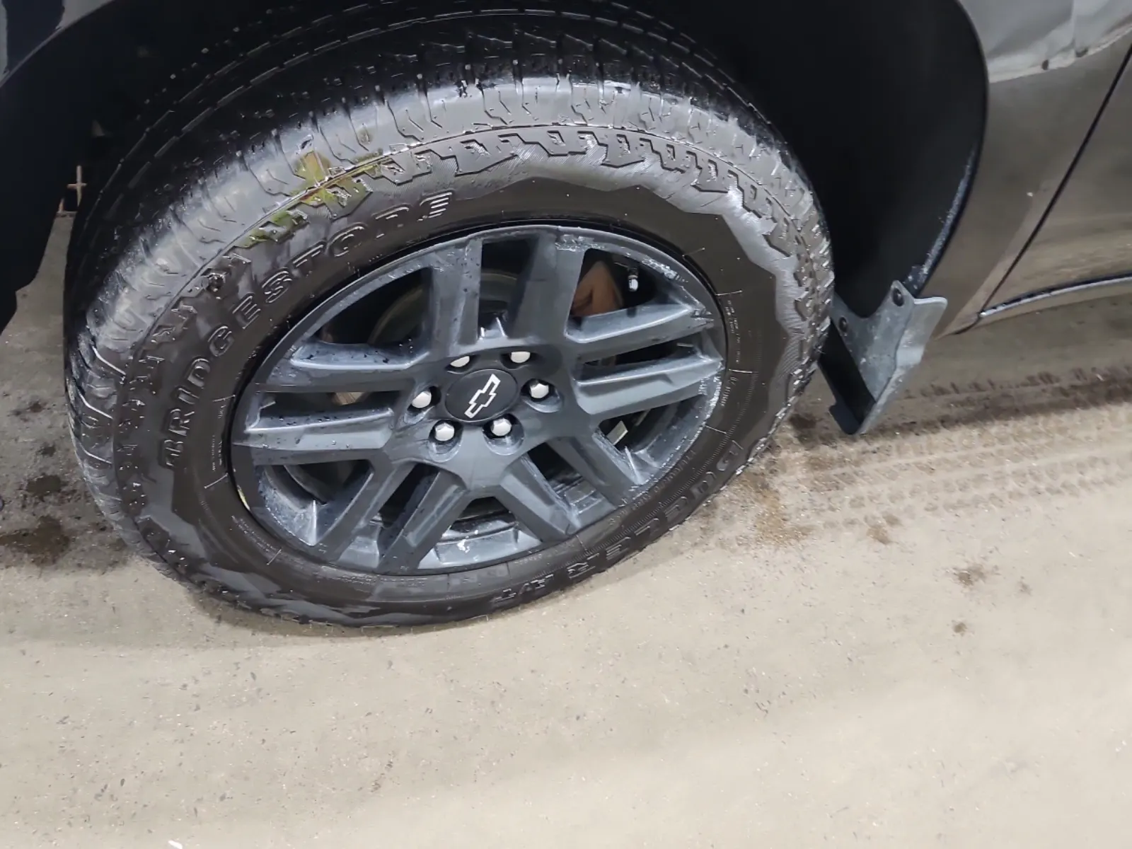 Front driver wheel/tire photo