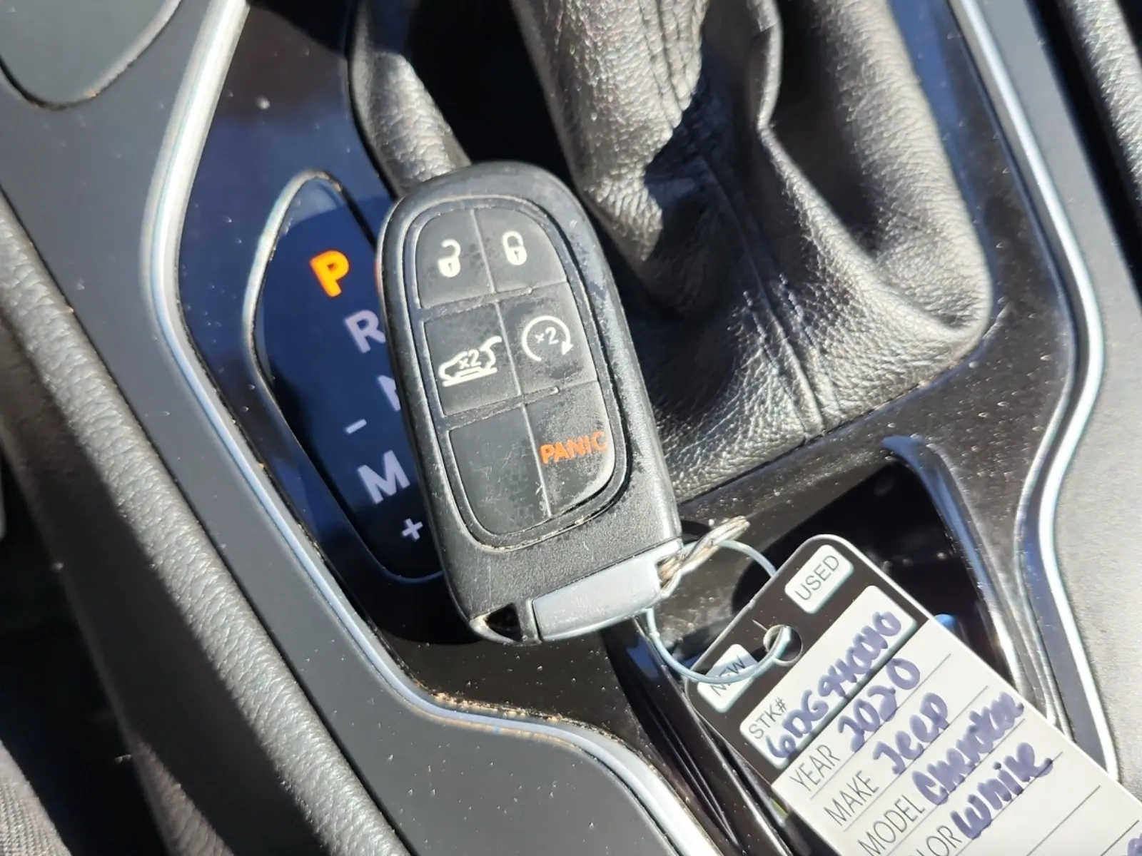 Keys/Fobs/Manual Photo