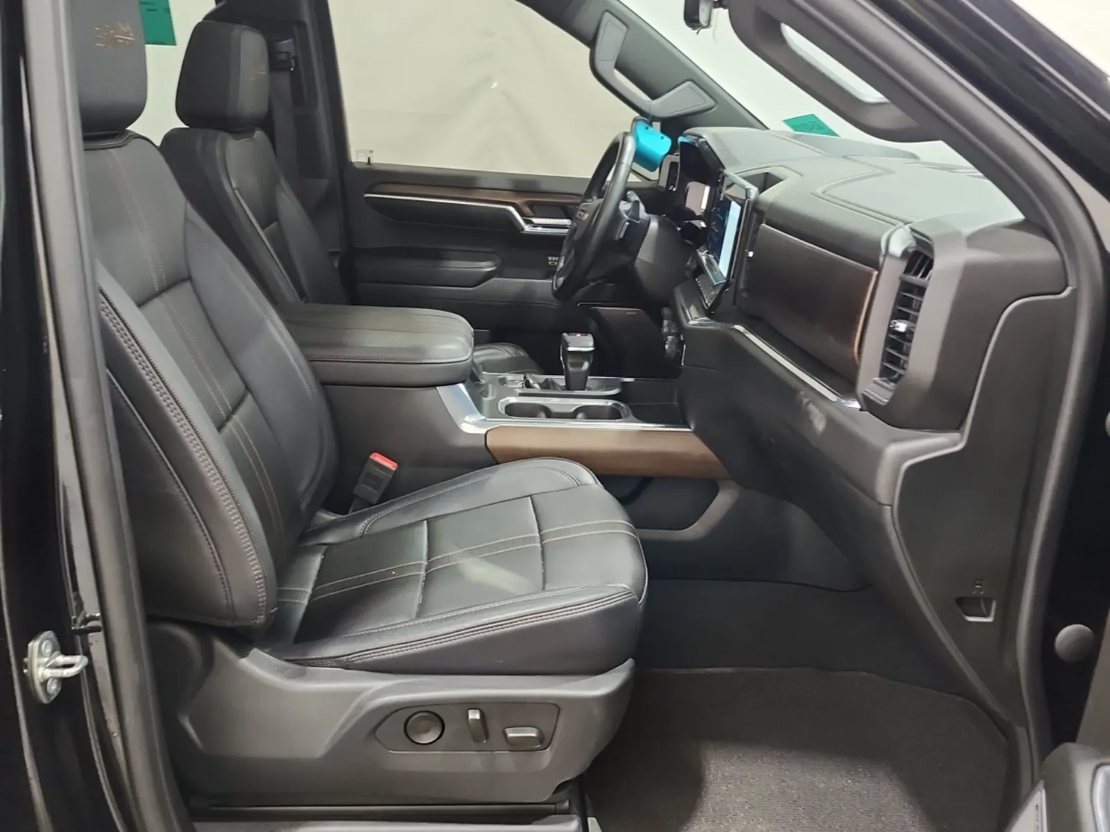 Right Side Interior Photo