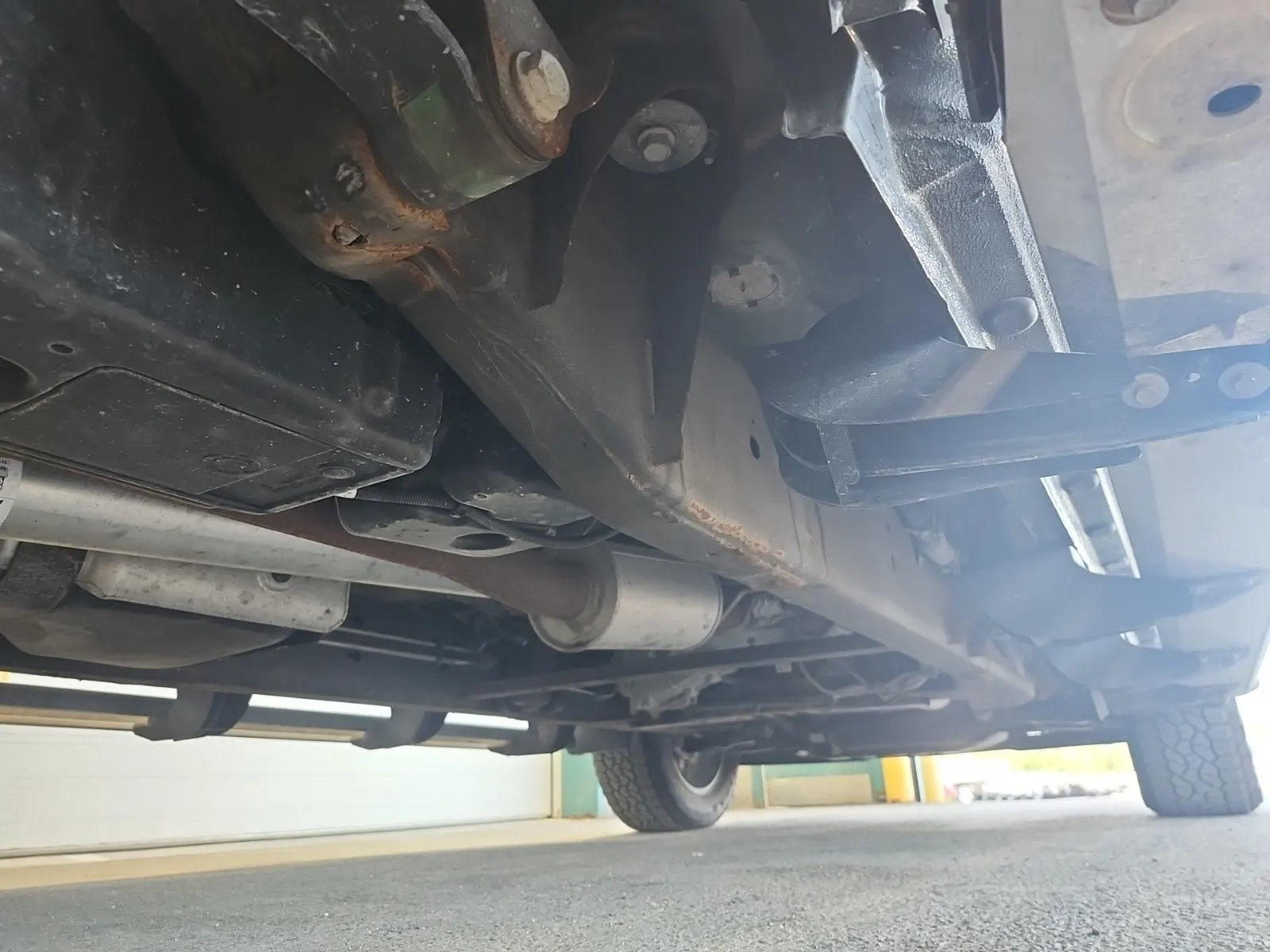 Undercarriage - Passenger Photo