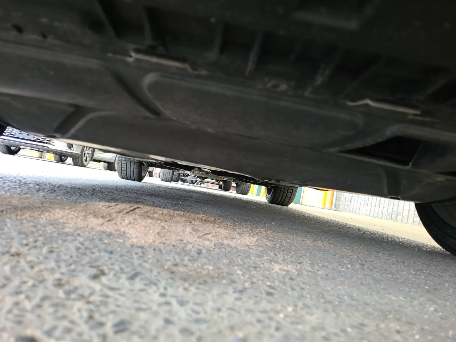 Undercarriage - Front Photo
