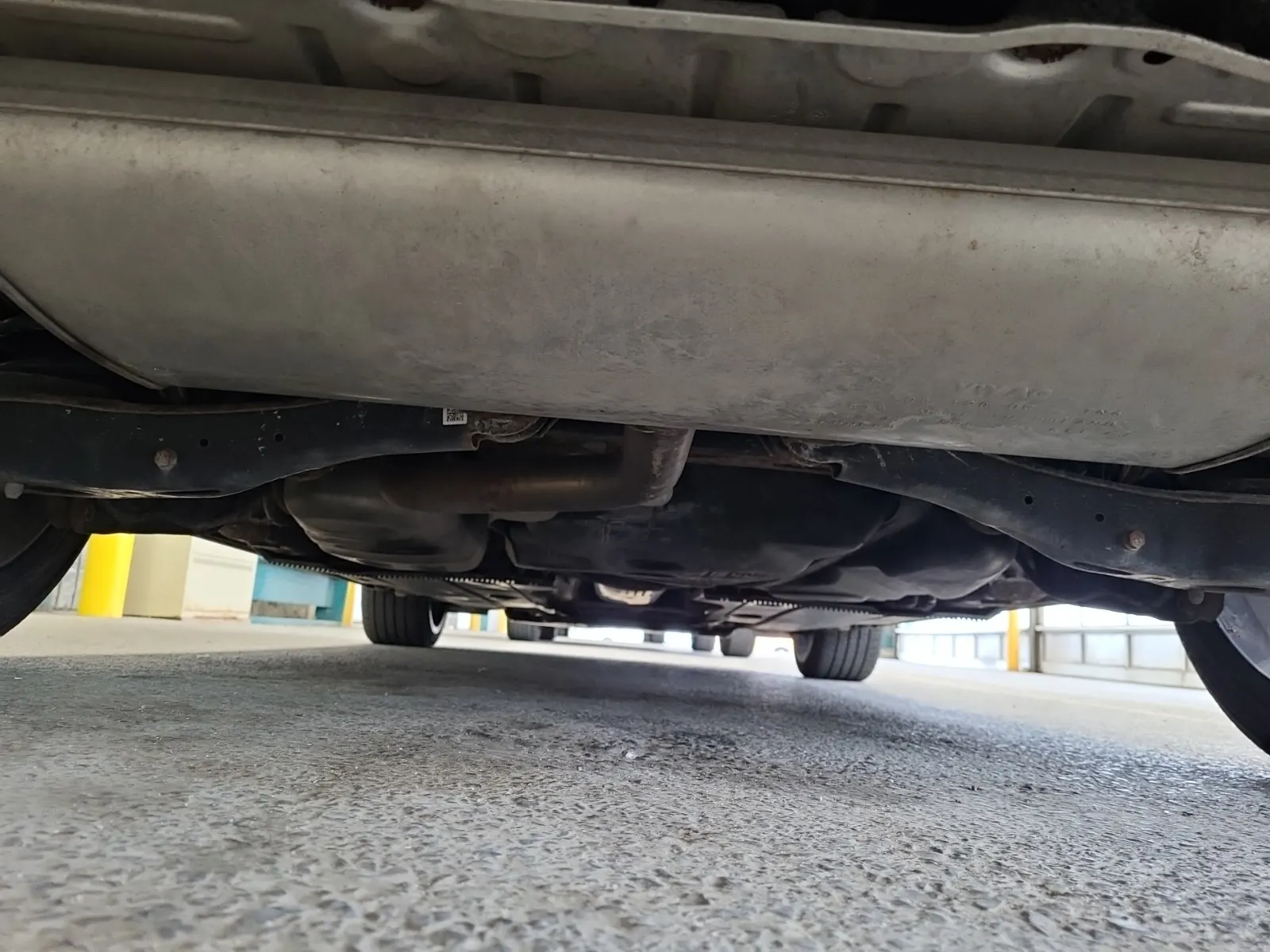 Undercarriage - Rear Photo