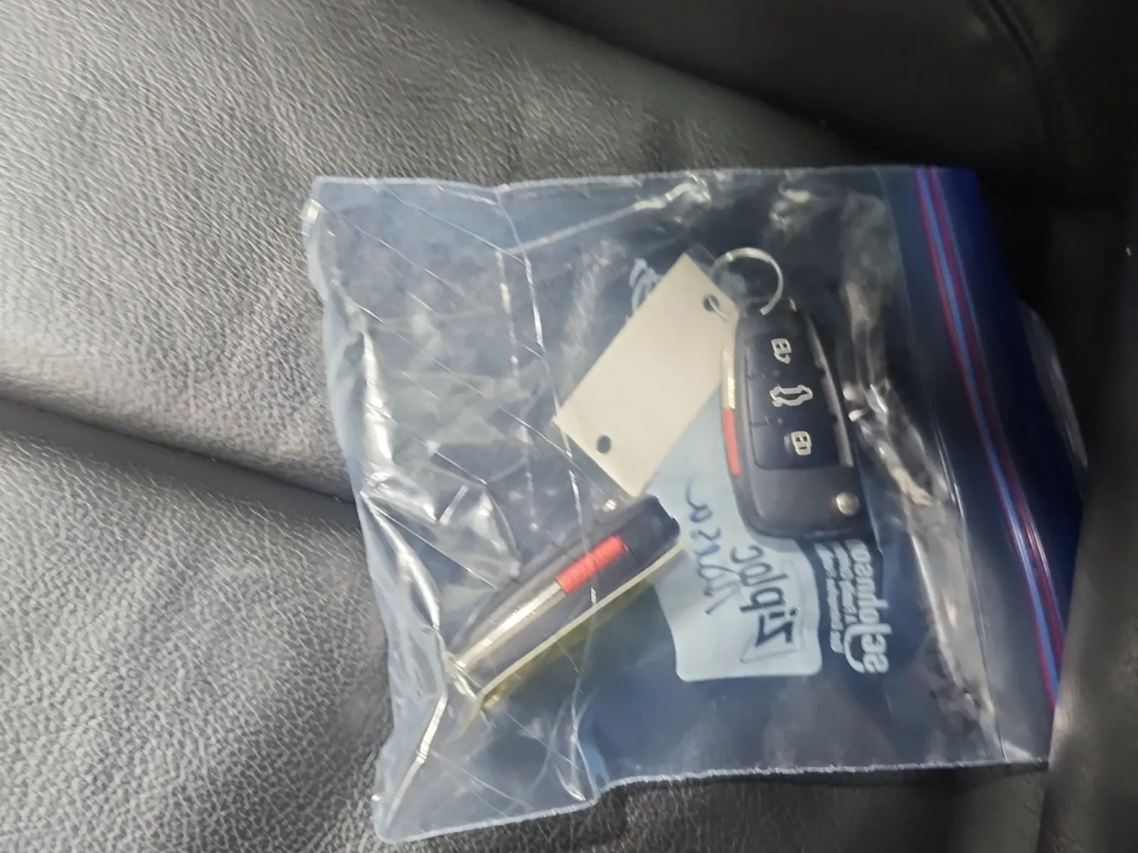 Keys/Fobs/Manual Photo