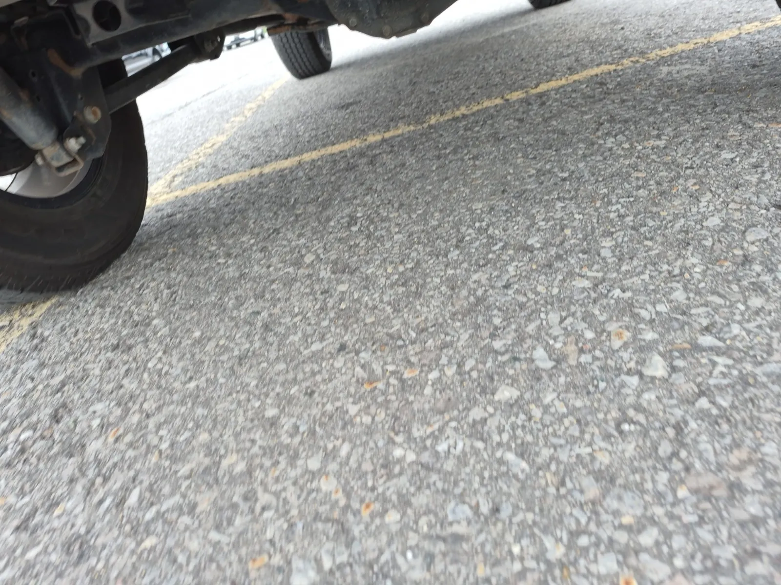 Undercarriage - Rear Photo