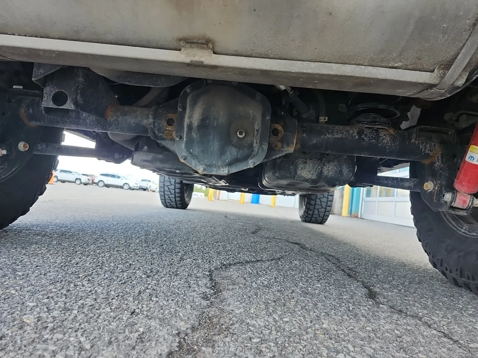 Undercarriage - Rear Photo