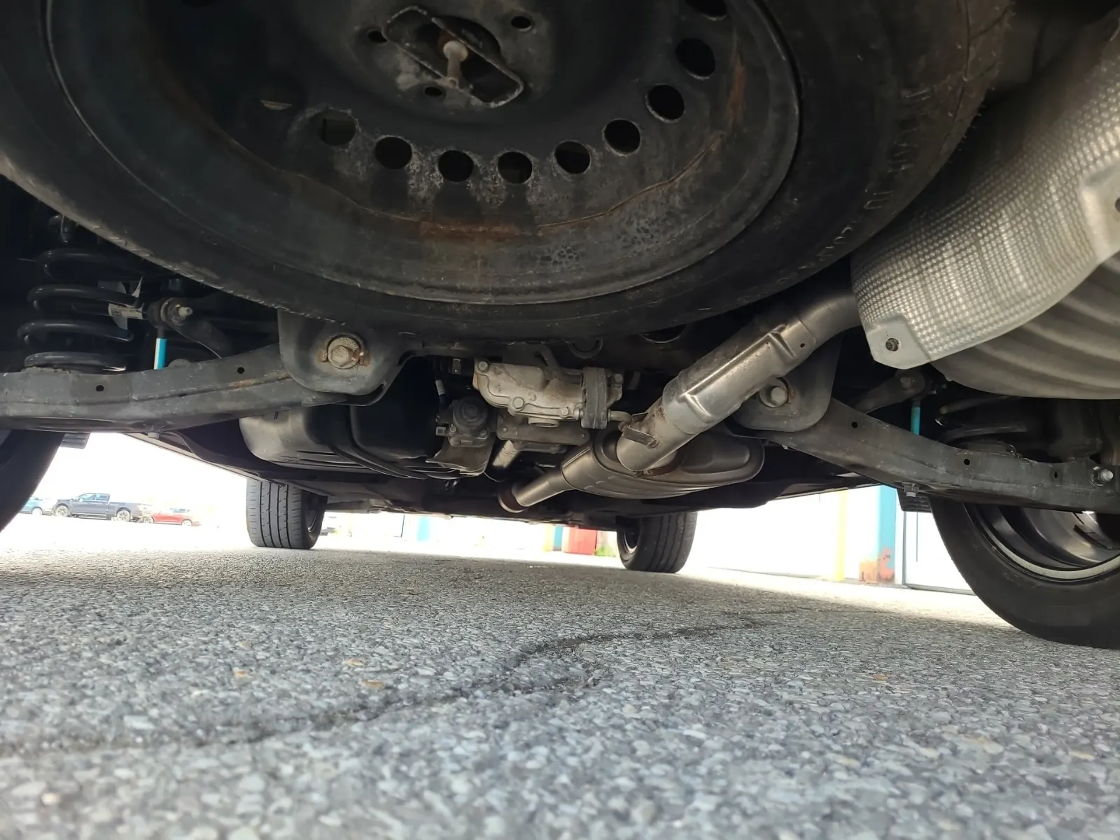 Undercarriage - Rear Photo