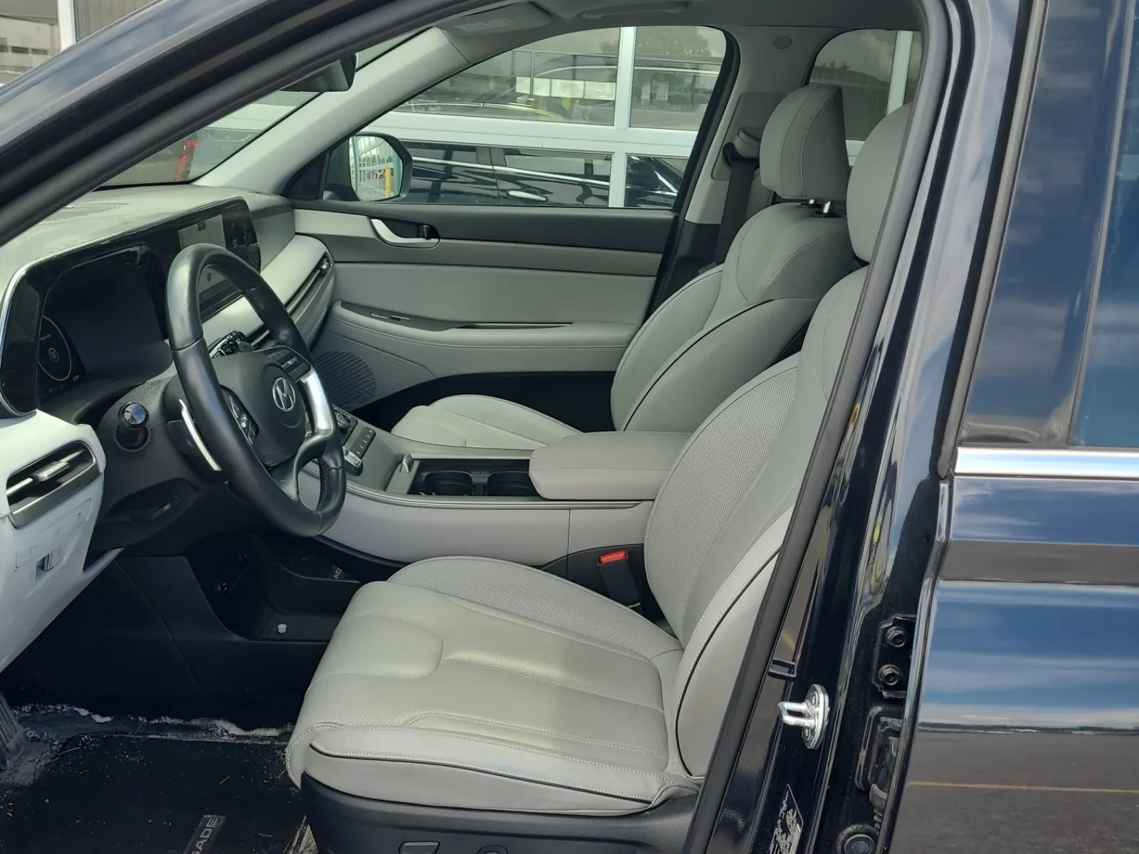 Front Interior Photo
