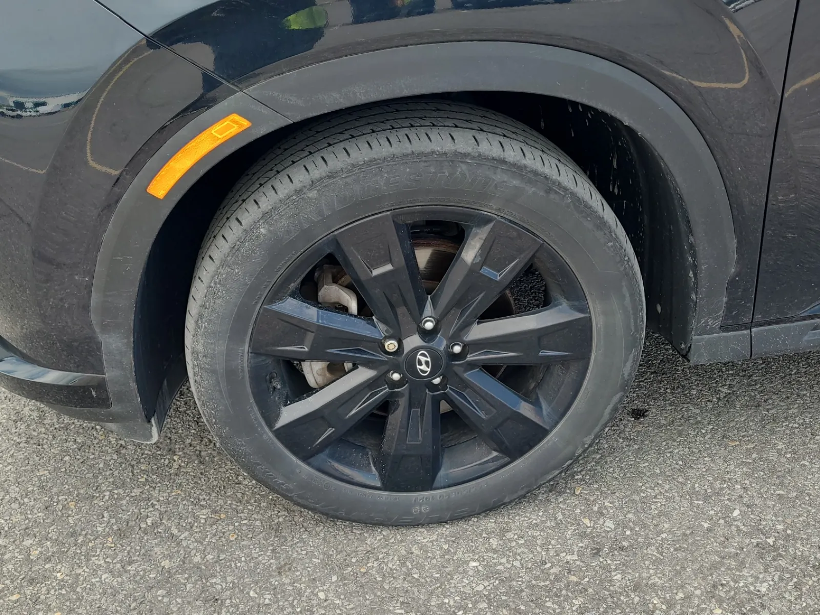 Front driver wheel/tire photo
