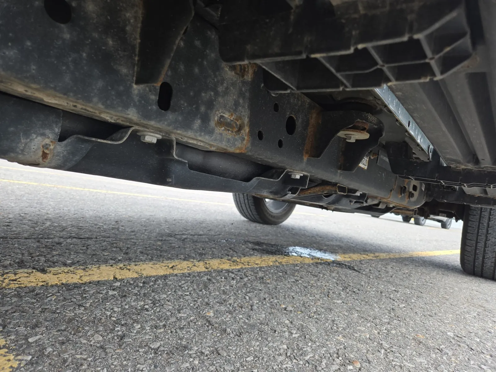 Undercarriage - Passenger Photo