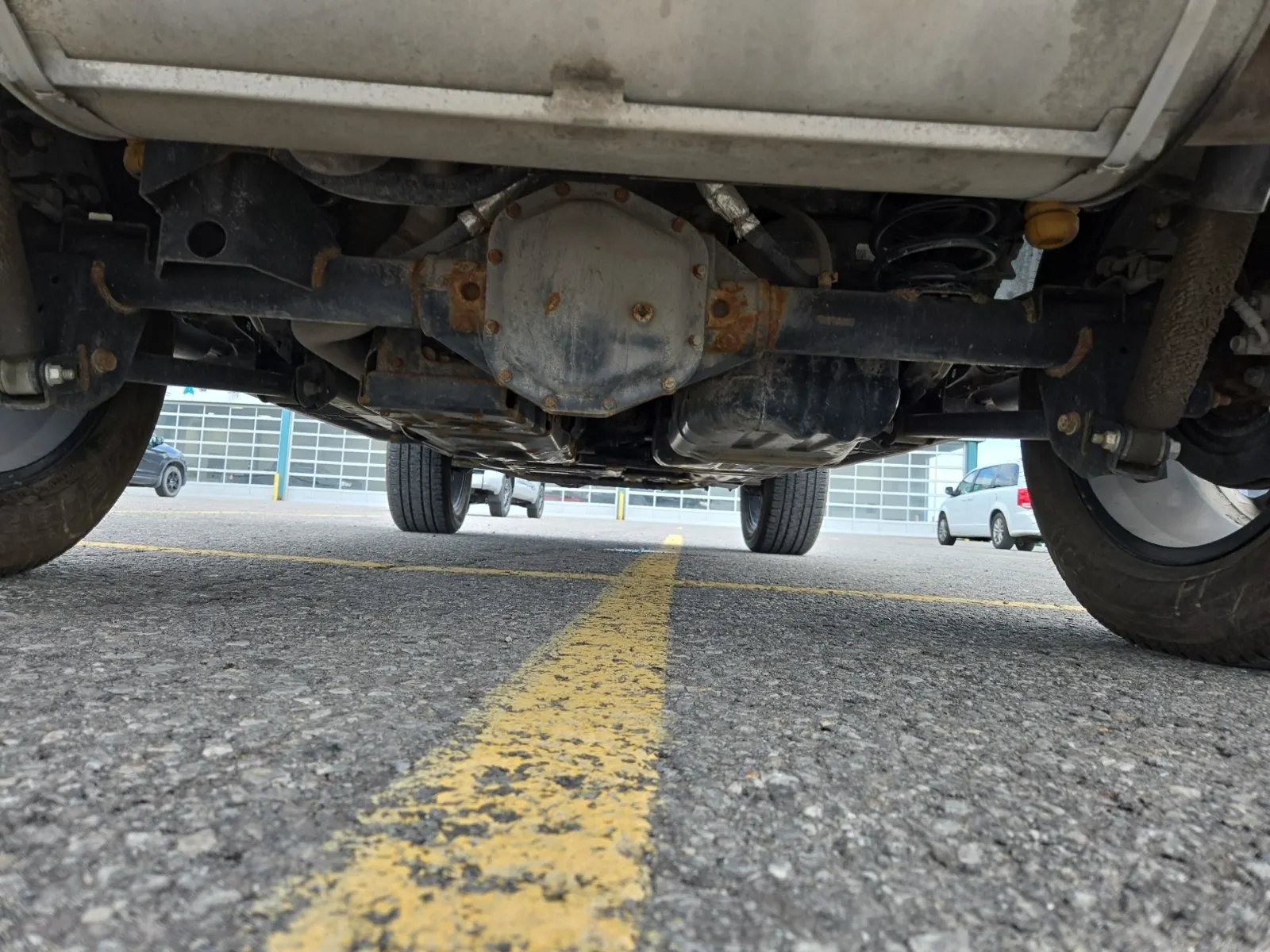 Undercarriage - Rear Photo