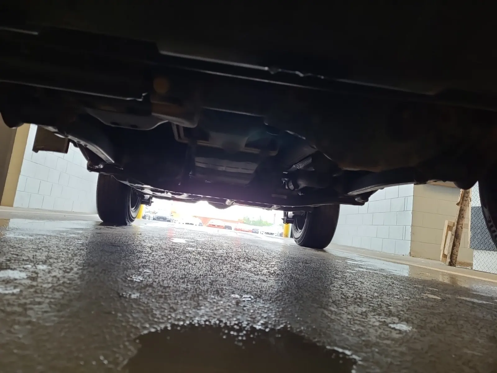 Undercarriage - Front Photo