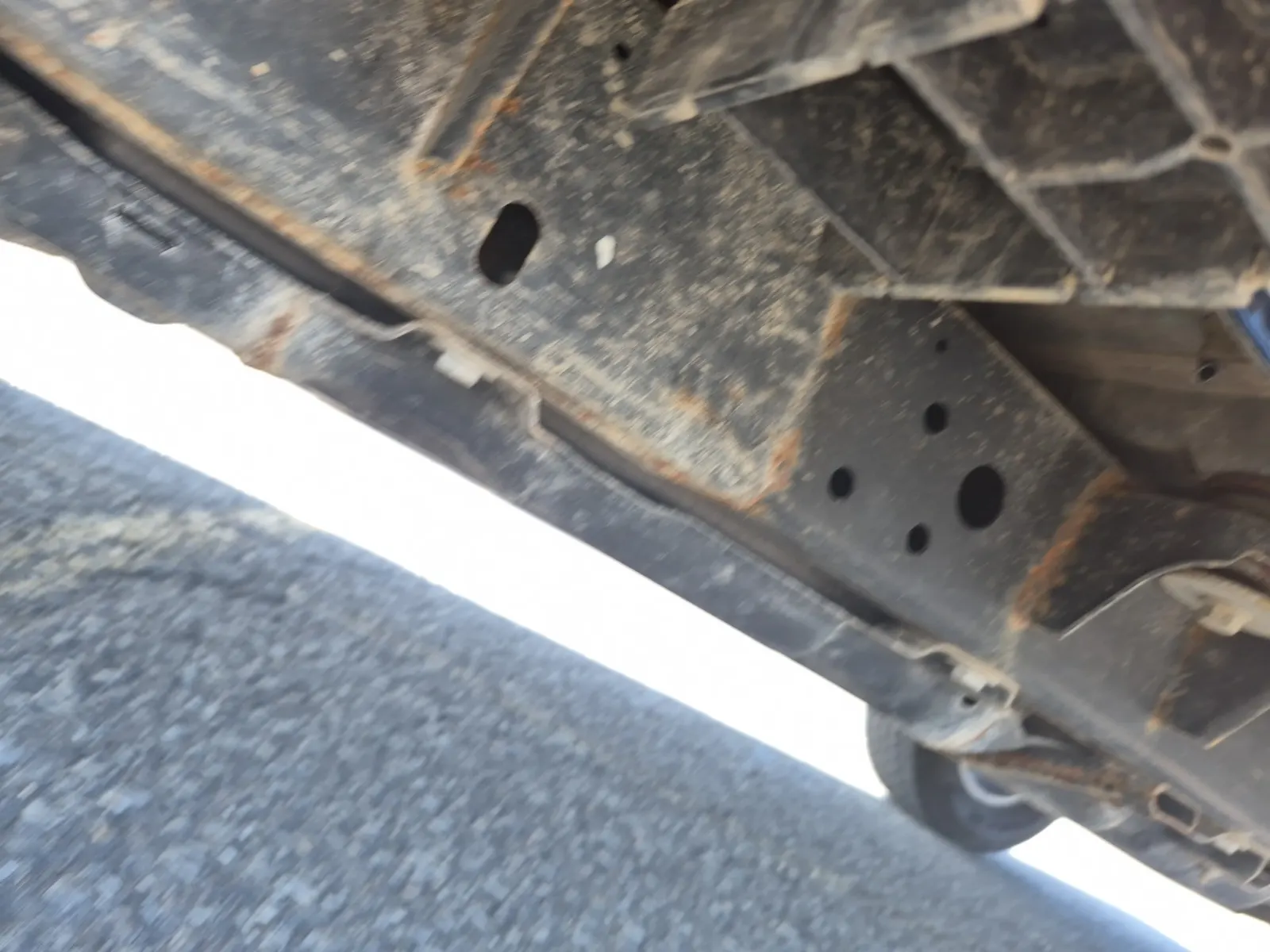 Undercarriage - Passenger Photo