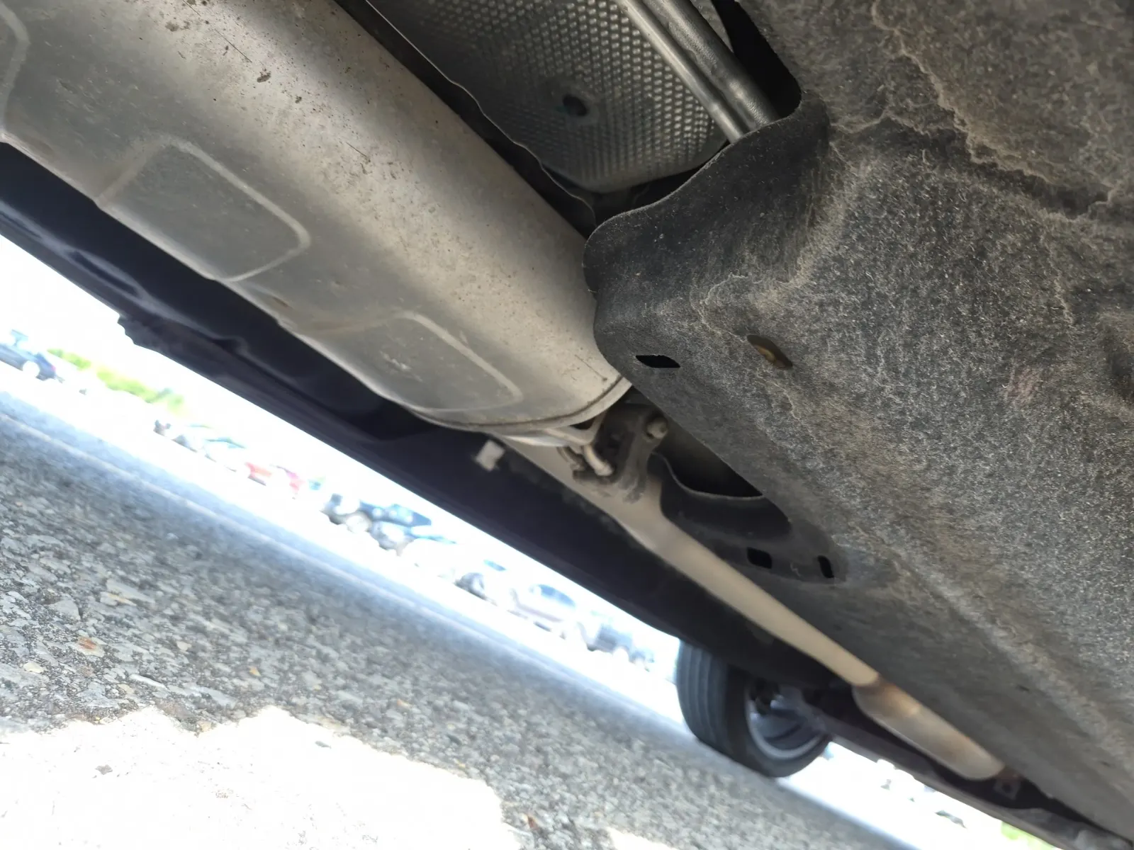 Undercarriage - Passenger Photo