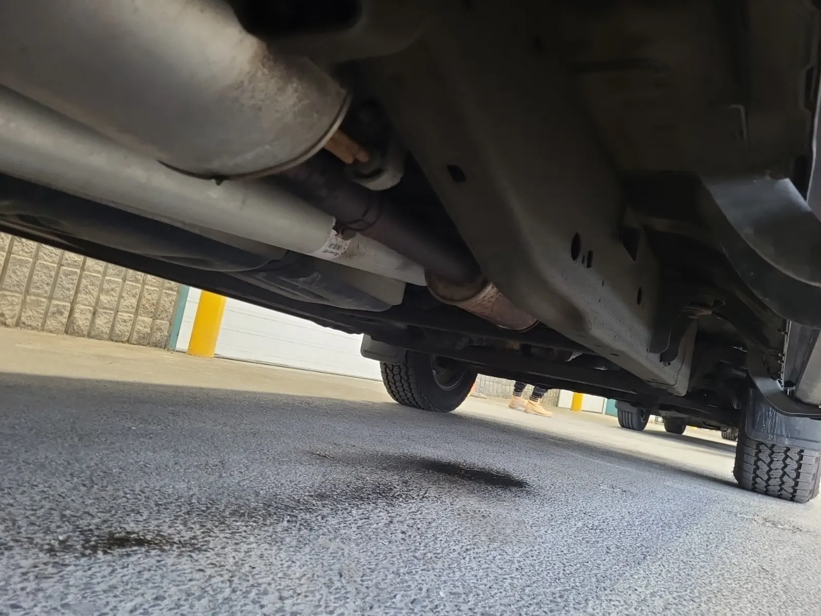 Undercarriage - Passenger Photo