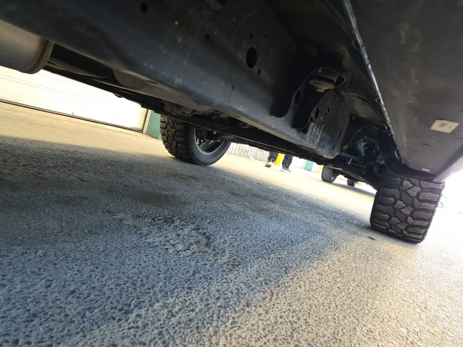 Undercarriage - Passenger Photo