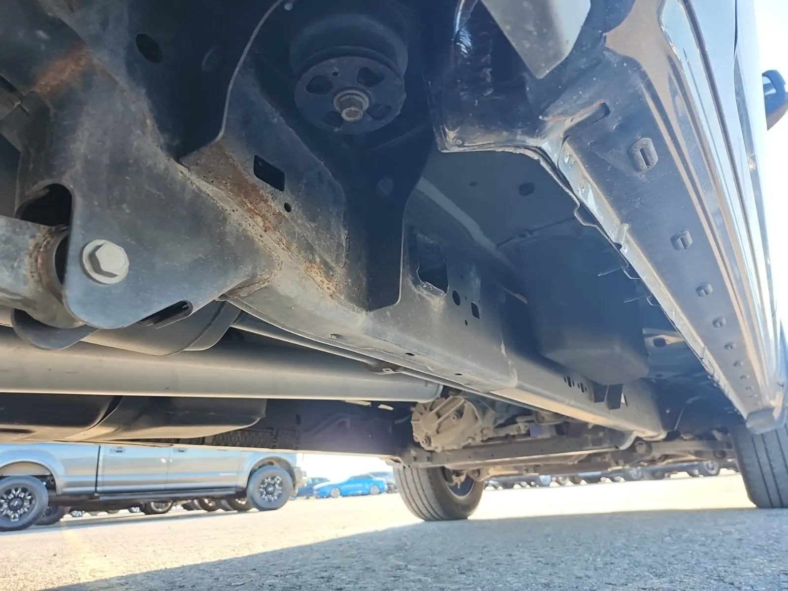 Undercarriage - Passenger Photo