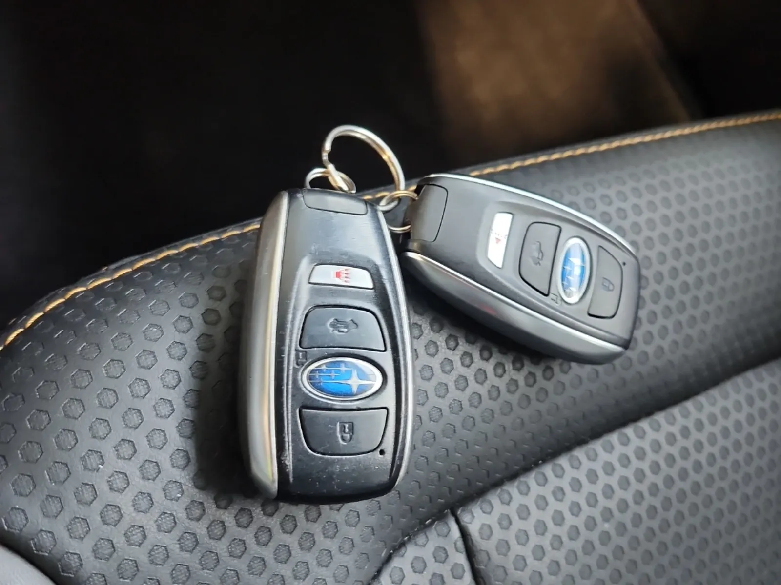 Keys/Fobs/Manual Photo