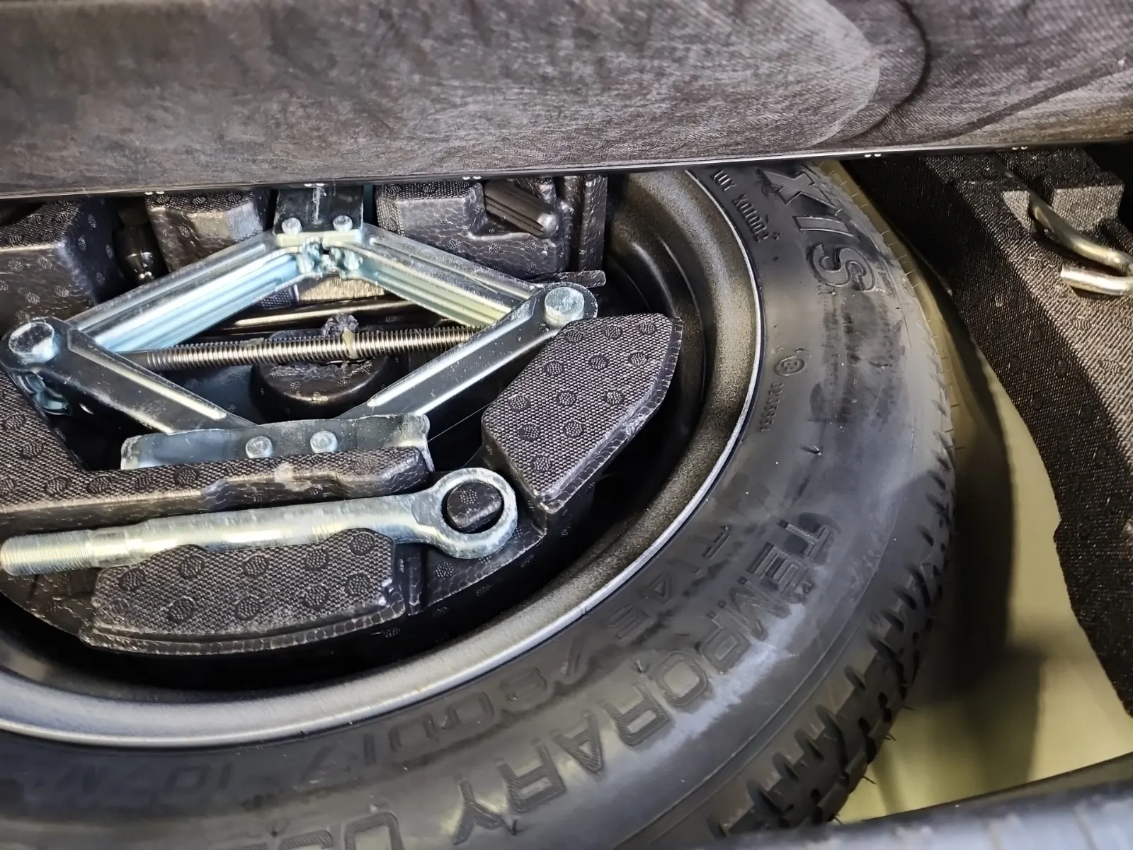 Spare Tire & Wheel Photo